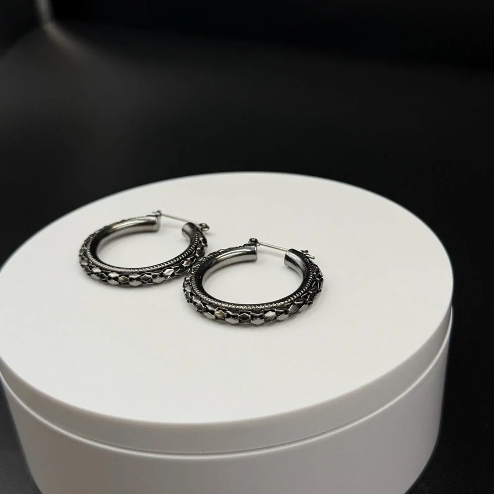 Vintage Etched Pattern‎ Silver-Toned Fashion Collectible Huggie Hoop Earrings
